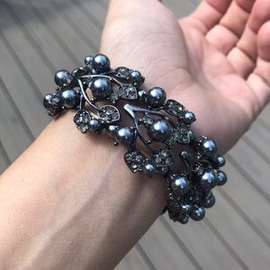 Gray pearls & rhinestone bracelet